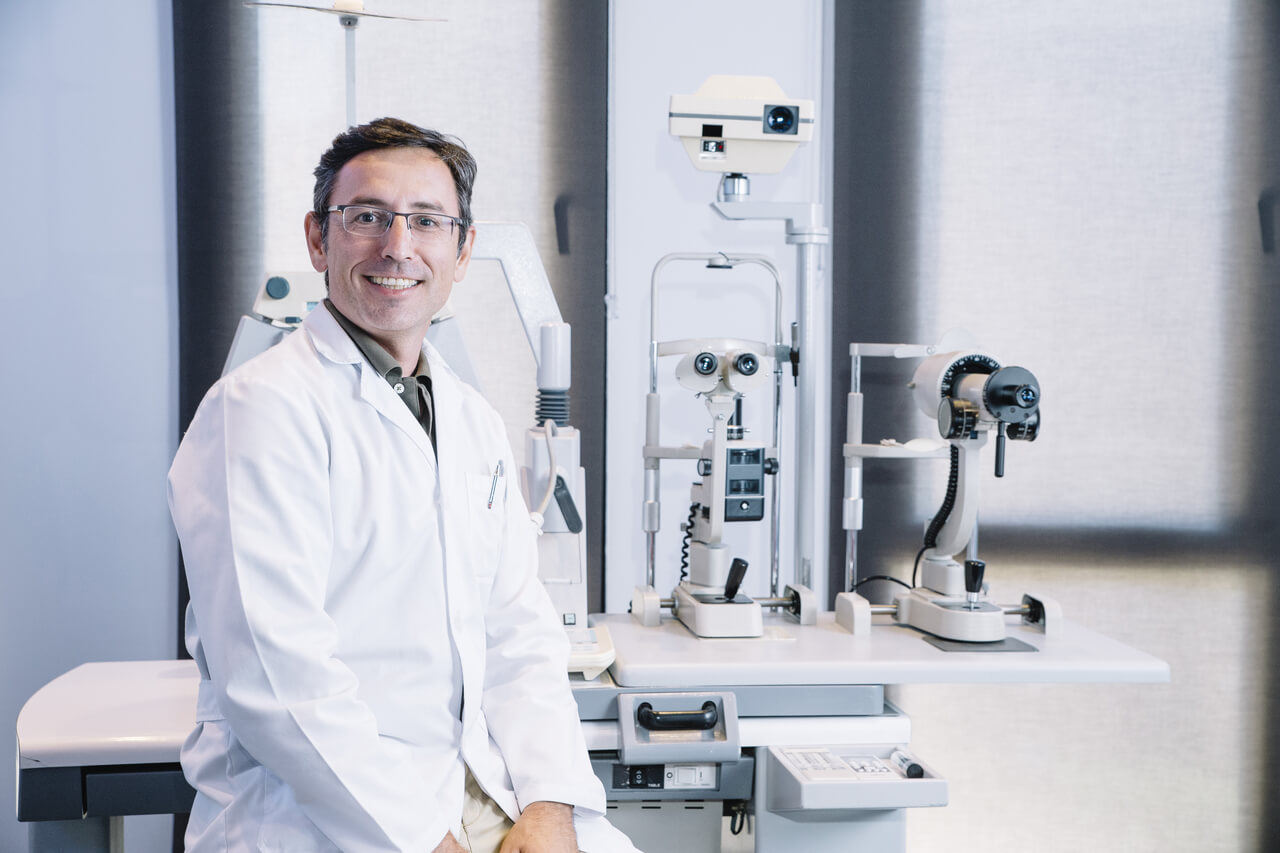 3 Major Careers That Physicians of Eye Care Specialize In