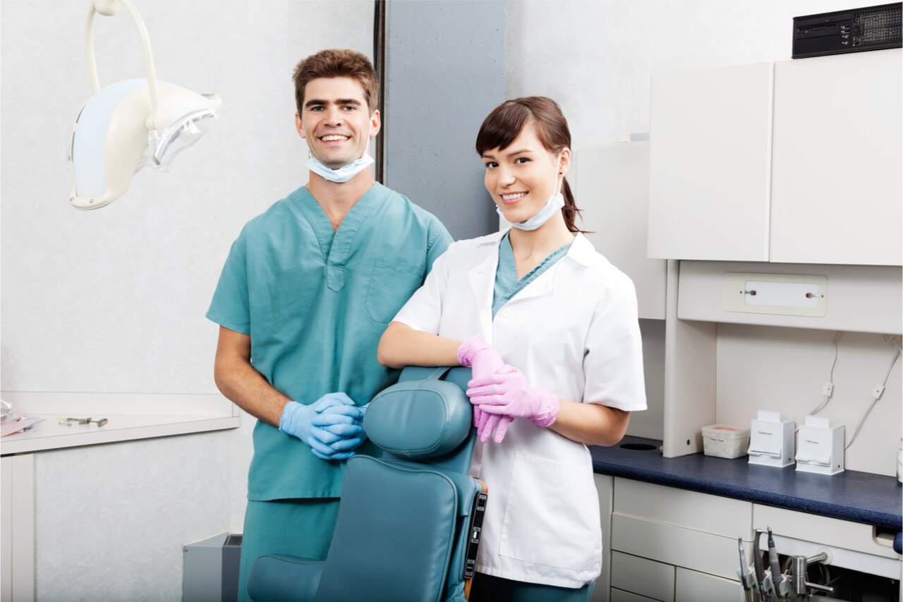 Dental hygienists in clinic